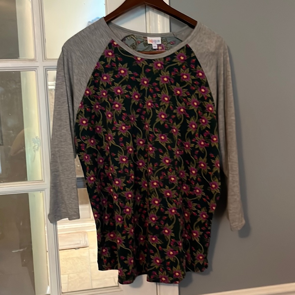 LuLaRoe 3/4 length sleeve, flower print T-shirt